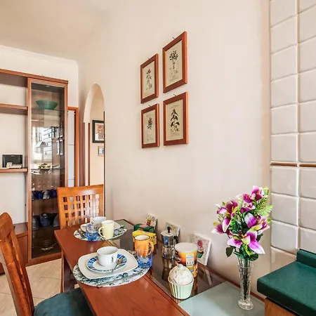 Sunrise Apartment *