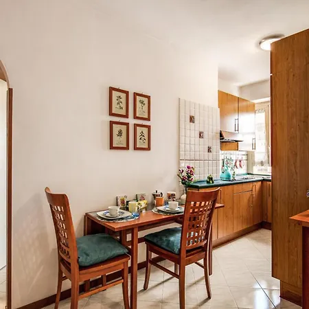 Sunrise Apartment Rom